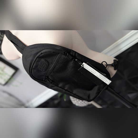 Sketchers Black Crossbody Shoulder Bag - Picture 5 of 6